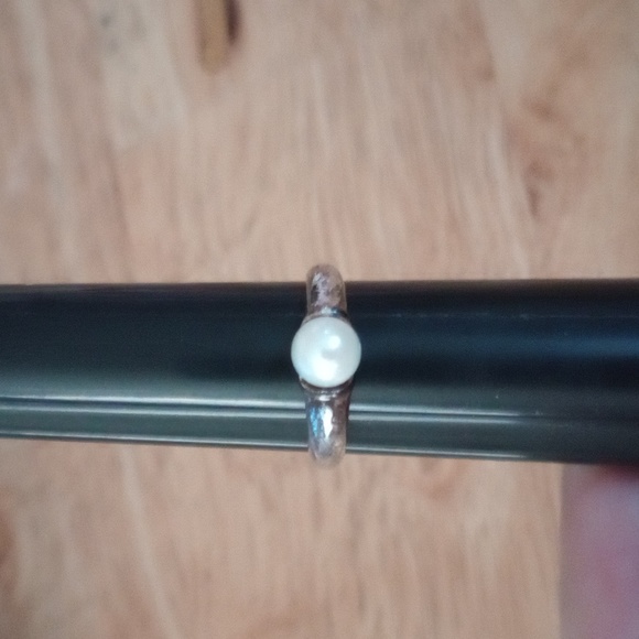 Jewelry - Pearl sterling silver ring